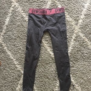 Never worn Gymshark women’s leggings, size medium!